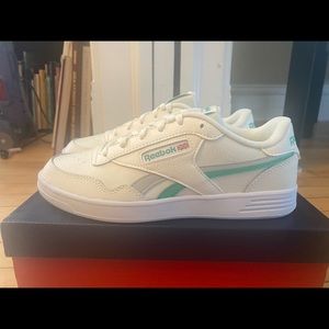 Reebok Classic Leather Sneakers New in box!